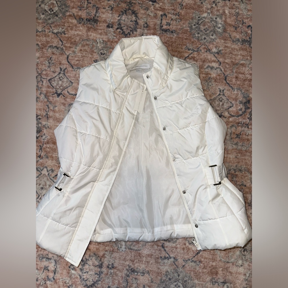 Women’s New York & Company White Puffer Vest Size M Brand New With Tags